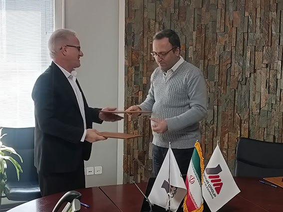 https://yazdfarda.ir/media/news_gal/photo_2025-06-10_03-08-23.jpg