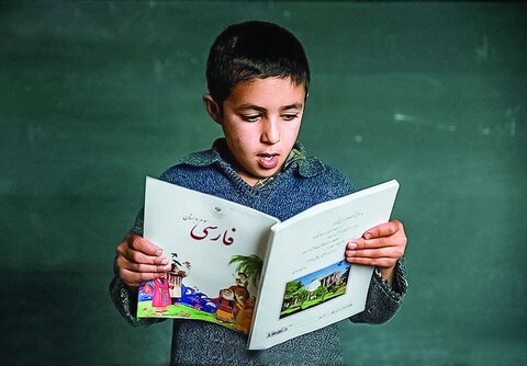 تصمیم اکبر